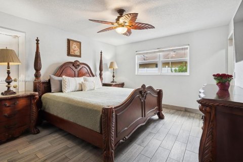 Casa en venta en Deerfield Beach, Florida, 3 dormitorios, 121.61 m2 № 1946080 - foto 11