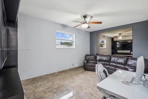 Casa en venta en Deerfield Beach, Florida, 3 dormitorios, 121.61 m2 № 1946080 - foto 9