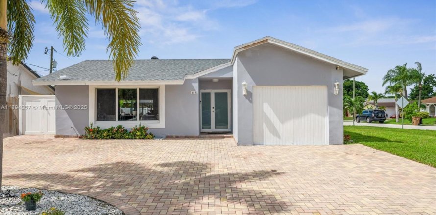 Casa en Deerfield Beach, Florida 3 dormitorios, 121.61 m2 № 1946080