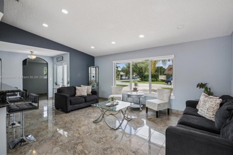Casa en venta en Deerfield Beach, Florida, 3 dormitorios, 121.61 m2 № 1946080 - foto 5