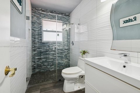 Casa en venta en Deerfield Beach, Florida, 3 dormitorios, 121.61 m2 № 1946080 - foto 17