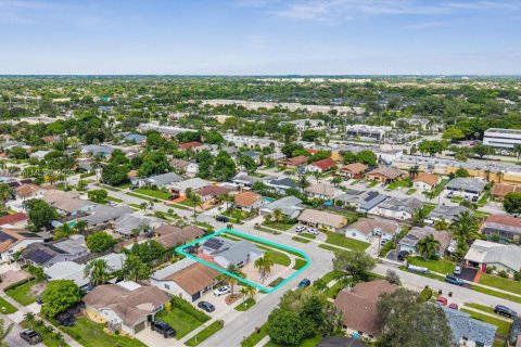 Casa en venta en Deerfield Beach, Florida, 3 dormitorios, 121.61 m2 № 1946080 - foto 29