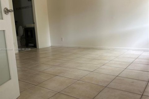 Villa ou maison à louer à Oakland Park, Floride: 3 chambres, 126.25 m2 № 2281653 - photo 7
