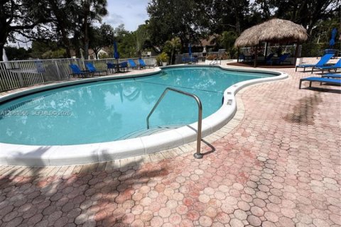 Villa ou maison à louer à Oakland Park, Floride: 3 chambres, 126.25 m2 № 2281653 - photo 4