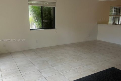 Villa ou maison à louer à Oakland Park, Floride: 3 chambres, 126.25 m2 № 2281653 - photo 12