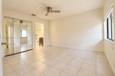Villa ou maison à louer à Oakland Park, Floride: 3 chambres, 126.25 m2 № 2281653 - photo 25