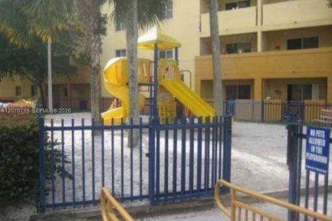 Appartement à louer à Miami, Floride: 2 chambres, 104.98 m2 № 2300267 - photo 12
