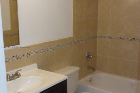 Appartement à louer à Miami, Floride: 2 chambres, 104.98 m2 № 2300267 - photo 10