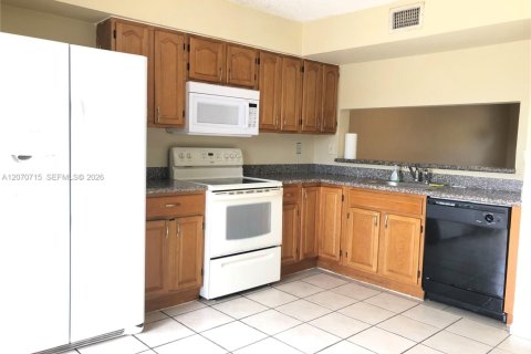 Appartement à louer à Miami, Floride: 2 chambres, 104.98 m2 № 2300267 - photo 6