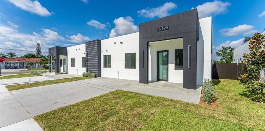 Townhouse in Miami, Florida 3 bedrooms № 1974963