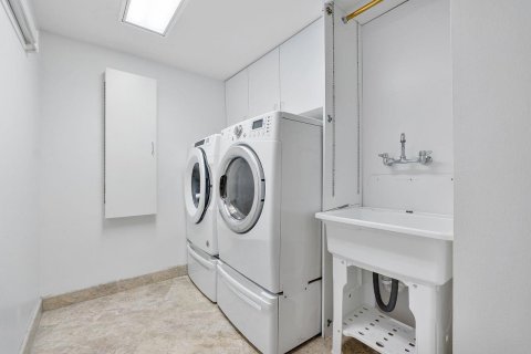 Купить кондоминиум в Лодердейл-бай-те-Си, Флорида 1 комната, 310.29м2, № 2086535 - фото 28