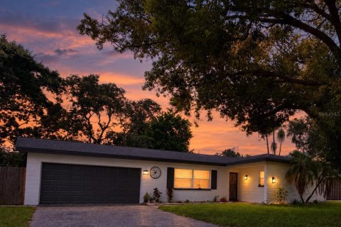 Villa ou maison à Seminole, Floride 3 chambres, 198.53 m2 № 2385907