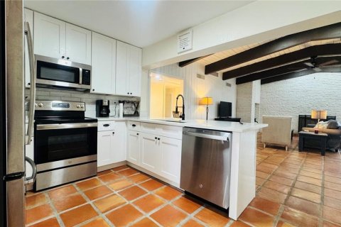 Villa ou maison à louer à Seminole, Floride: 3 chambres, 198.53 m2 № 2385907 - photo 17