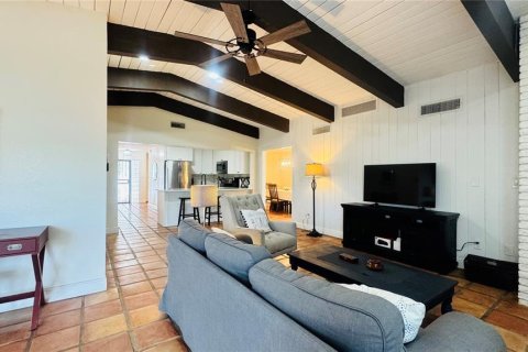 Villa ou maison à louer à Seminole, Floride: 3 chambres, 198.53 m2 № 2385907 - photo 5