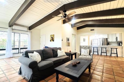 Villa ou maison à louer à Seminole, Floride: 3 chambres, 198.53 m2 № 2385907 - photo 3