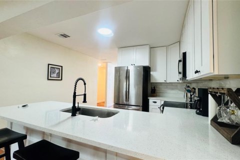 Villa ou maison à louer à Seminole, Floride: 3 chambres, 198.53 m2 № 2385907 - photo 20