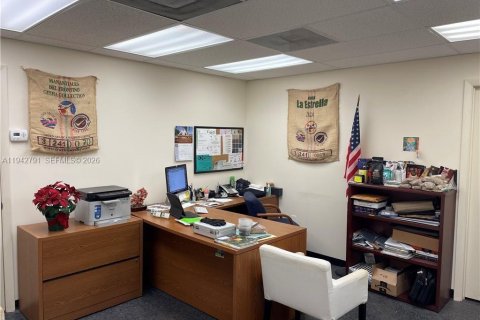 Immobilier commercial à vendre à Pembroke Park, Floride № 2000144 - photo 4