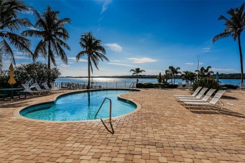 Condominio en venta en Saint Petersburg, Florida, 1 dormitorio, 47.01 m2 № 1723029 - foto 28
