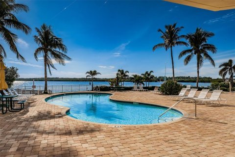 Condo in Saint Petersburg, Florida, 1 bedroom  № 1723029 - photo 26