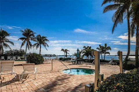 Condominio en venta en Saint Petersburg, Florida, 1 dormitorio, 47.01 m2 № 1723029 - foto 29