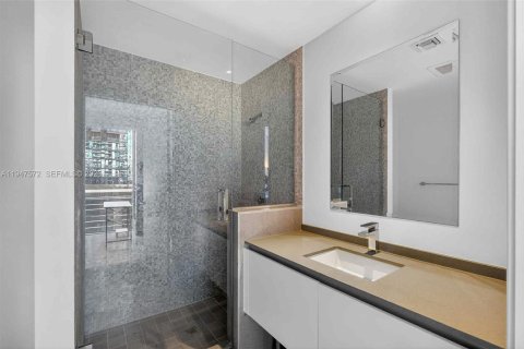 Condo in Miami, Florida, 2 bedrooms  № 2003800 - photo 28