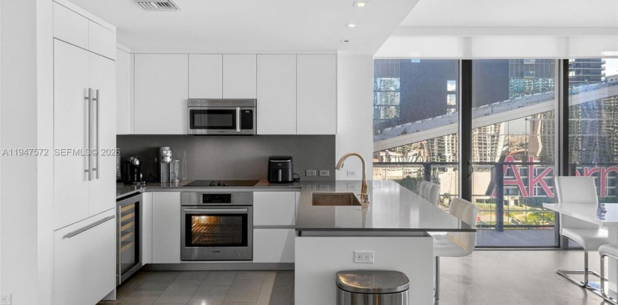 Condo in Miami, Florida, 2 bedrooms  № 2003800