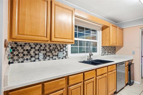 House in Deltona, Florida 3 bedrooms, 172.98 sq.m. № 2156730 - photo 6