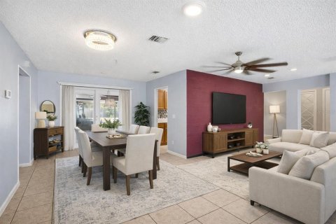 House in Deltona, Florida 3 bedrooms, 172.98 sq.m. № 2156730 - photo 2