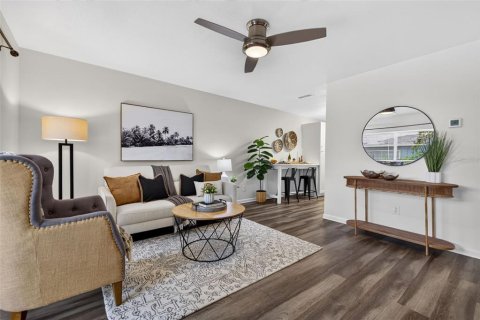 Appartement à louer à Saint Petersburg, Floride: 2 chambres, 72.74 m2 № 2408275 - photo 3