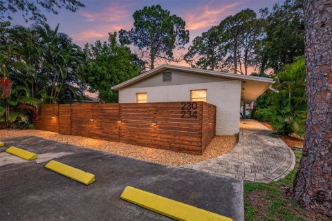Appartement à Saint Petersburg, Floride 2 chambres, 72.74 m2 № 2408275