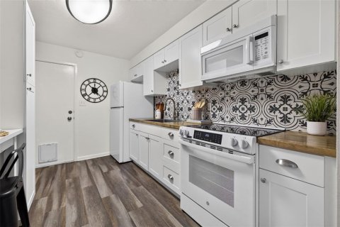 Appartement à louer à Saint Petersburg, Floride: 2 chambres, 72.74 m2 № 2408275 - photo 6
