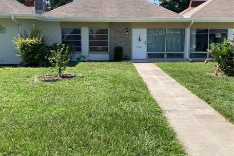 Condo in Holiday, Florida, 2 bedrooms № 2266905