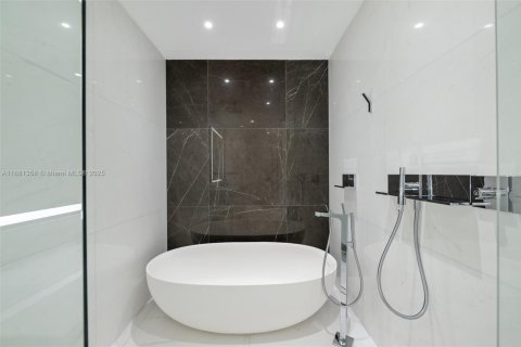 Copropriété à vendre à Miami, Floride: 64.85 m2 № 1417062 - photo 23