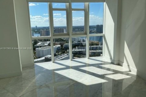 Copropriété à louer à Sunny Isles Beach, Floride: 2 chambres, 123 m2 № 1973889 - photo 13