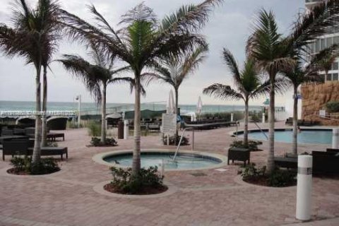 Copropriété à louer à Sunny Isles Beach, Floride: 2 chambres, 123 m2 № 1973889 - photo 17