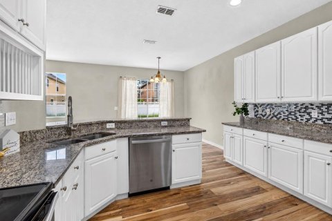 House in Wesley Chapel, Florida 3 bedrooms, 159.7 sq.m. № 2222762 - photo 7
