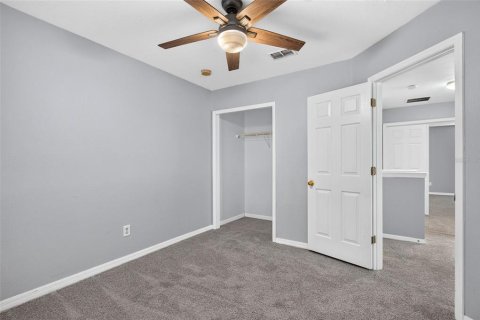 House in Wesley Chapel, Florida 3 bedrooms, 159.7 sq.m. № 2222762 - photo 28