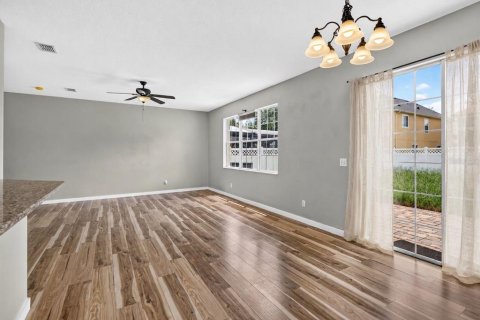 House in Wesley Chapel, Florida 3 bedrooms, 159.7 sq.m. № 2222762 - photo 12