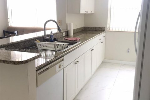 Copropriété à louer à Aventura, Floride: 2 chambres, 115.66 m2 № 1925697 - photo 15