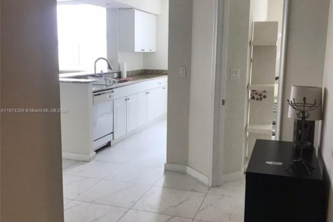 Copropriété à louer à Aventura, Floride: 2 chambres, 115.66 m2 № 1925697 - photo 13