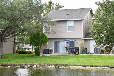 Townhouse in Sunrise, Florida 2 bedrooms, 128.95 sq.m. № 1896158 - photo 3