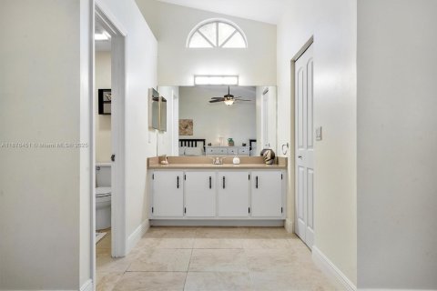 Townhouse in Sunrise, Florida 2 bedrooms, 128.95 sq.m. № 1896158 - photo 14