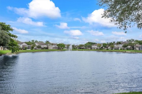 Townhouse in Sunrise, Florida 2 bedrooms, 128.95 sq.m. № 1896158 - photo 25