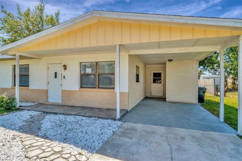 House in Apollo Beach, Florida 2 bedrooms, 103.96 sq.m. № 1746389 - photo 2