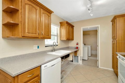 House in Apollo Beach, Florida 2 bedrooms, 103.96 sq.m. № 1746389 - photo 9