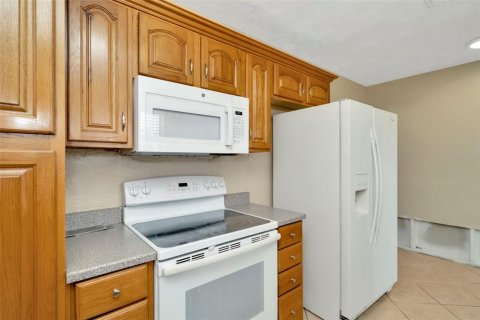 House in Apollo Beach, Florida 2 bedrooms, 103.96 sq.m. № 1746389 - photo 10