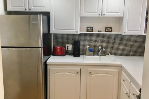 Купить кондоминиум в Авентура, Флорида 1 спальня, 84.82м2, № 1802544 - фото 4