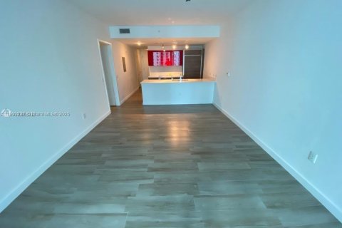 Condo in Miami, Florida, 2 bedrooms  № 2015370 - photo 6