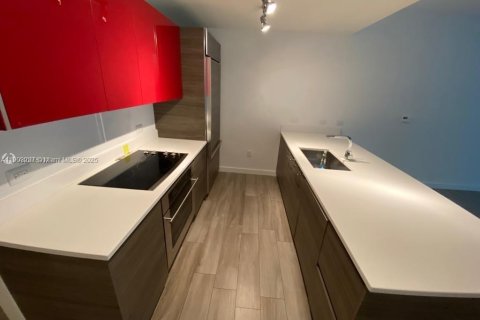 Condo in Miami, Florida, 2 bedrooms  № 2015370