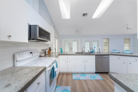 Купить виллу или дом в Порт-Шарлотт, Флорида 7 комнат, 186.64м2, № 1299924 - фото 4